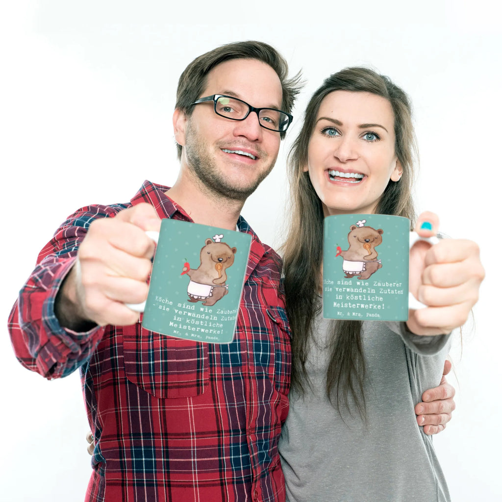 Mug Köche sind wie Zauberer - sie verwandeln Zutaten in köstliche Meisterwerke! Tasse, Kaffeetasse, Teetasse, Becher, Kaffeebecher, Teebecher, Keramiktasse, Porzellantasse, Büro Tasse, Geschenk Tasse, Tasse Sprüche, Tasse Motive, Kaffeetassen, Tasse bedrucken, Designer Tasse, Cappuccino Tassen, Schöne Teetassen, Beruf, Ausbildung, Jubiläum, Abschied, Rente, Kollege, Kollegin, Geschenk, Schenken, Arbeitskollege, Mitarbeiter, Firma, Danke, Dankeschön