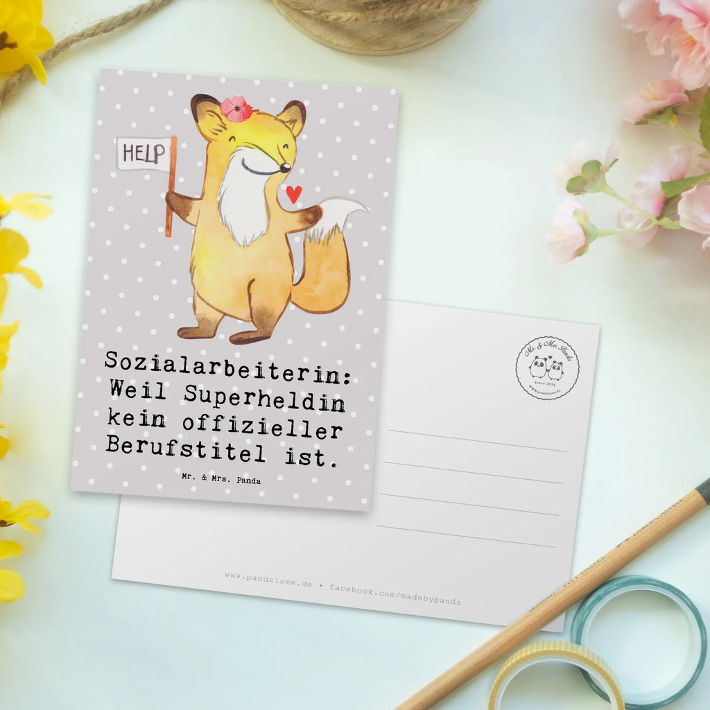 Postkarte Sozialarbeiterin Heldin Postkarte, Karte, Geschenkkarte, Grußkarte, Einladung, Ansichtskarte, Geburtstagskarte, Einladungskarte, Dankeskarte, Ansichtskarten, Einladung Geburtstag, Einladungskarten Geburtstag, Beruf, Ausbildung, Jubiläum, Abschied, Rente, Kollege, Kollegin, Geschenk, Schenken, Arbeitskollege, Mitarbeiter, Firma, Danke, Dankeschön