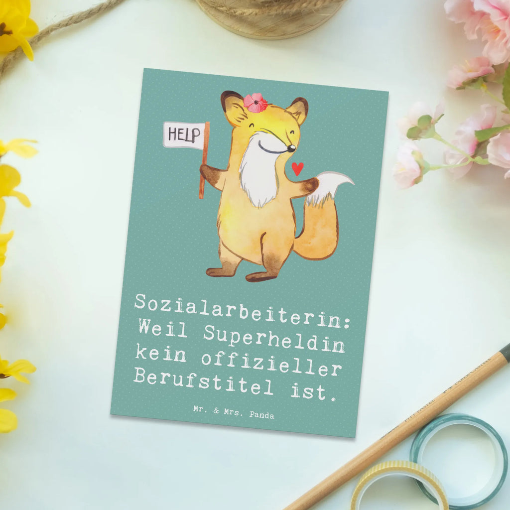 Postkarte Sozialarbeiterin Heldin Postkarte, Karte, Geschenkkarte, Grußkarte, Einladung, Ansichtskarte, Geburtstagskarte, Einladungskarte, Dankeskarte, Ansichtskarten, Einladung Geburtstag, Einladungskarten Geburtstag, Beruf, Ausbildung, Jubiläum, Abschied, Rente, Kollege, Kollegin, Geschenk, Schenken, Arbeitskollege, Mitarbeiter, Firma, Danke, Dankeschön