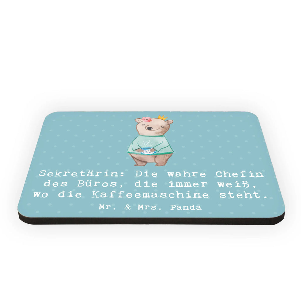 Magnet Sekretärin: Die wahre Chefin des Büros, die immer weiß, wo die Kaffeemaschine steht. Kühlschrankmagnet, Pinnwandmagnet, Souvenir Magnet, Motivmagnete, Dekomagnet, Whiteboard Magnet, Notiz Magnet, Kühlschrank Dekoration, Beruf, Ausbildung, Jubiläum, Abschied, Rente, Kollege, Kollegin, Geschenk, Schenken, Arbeitskollege, Mitarbeiter, Firma, Danke, Dankeschön