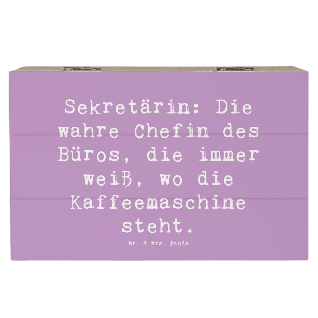 Holzkiste Spruch Sekretärin: Die wahre Chefin des Büros, die immer weiß, wo die Kaffeemaschine steht. Holzkiste, Kiste, Schatzkiste, Truhe, Schatulle, XXL, Erinnerungsbox, Erinnerungskiste, Dekokiste, Aufbewahrungsbox, Geschenkbox, Geschenkdose, Beruf, Ausbildung, Jubiläum, Abschied, Rente, Kollege, Kollegin, Geschenk, Schenken, Arbeitskollege, Mitarbeiter, Firma, Danke, Dankeschön