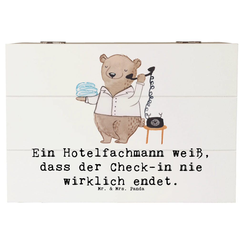 Holzkiste Ein Hotelfachmann weiß, dass der Check-in nie wirklich endet. Holzkiste, Kiste, Schatzkiste, Truhe, Schatulle, XXL, Erinnerungsbox, Erinnerungskiste, Dekokiste, Aufbewahrungsbox, Geschenkbox, Geschenkdose, Beruf, Ausbildung, Jubiläum, Abschied, Rente, Kollege, Kollegin, Geschenk, Schenken, Arbeitskollege, Mitarbeiter, Firma, Danke, Dankeschön