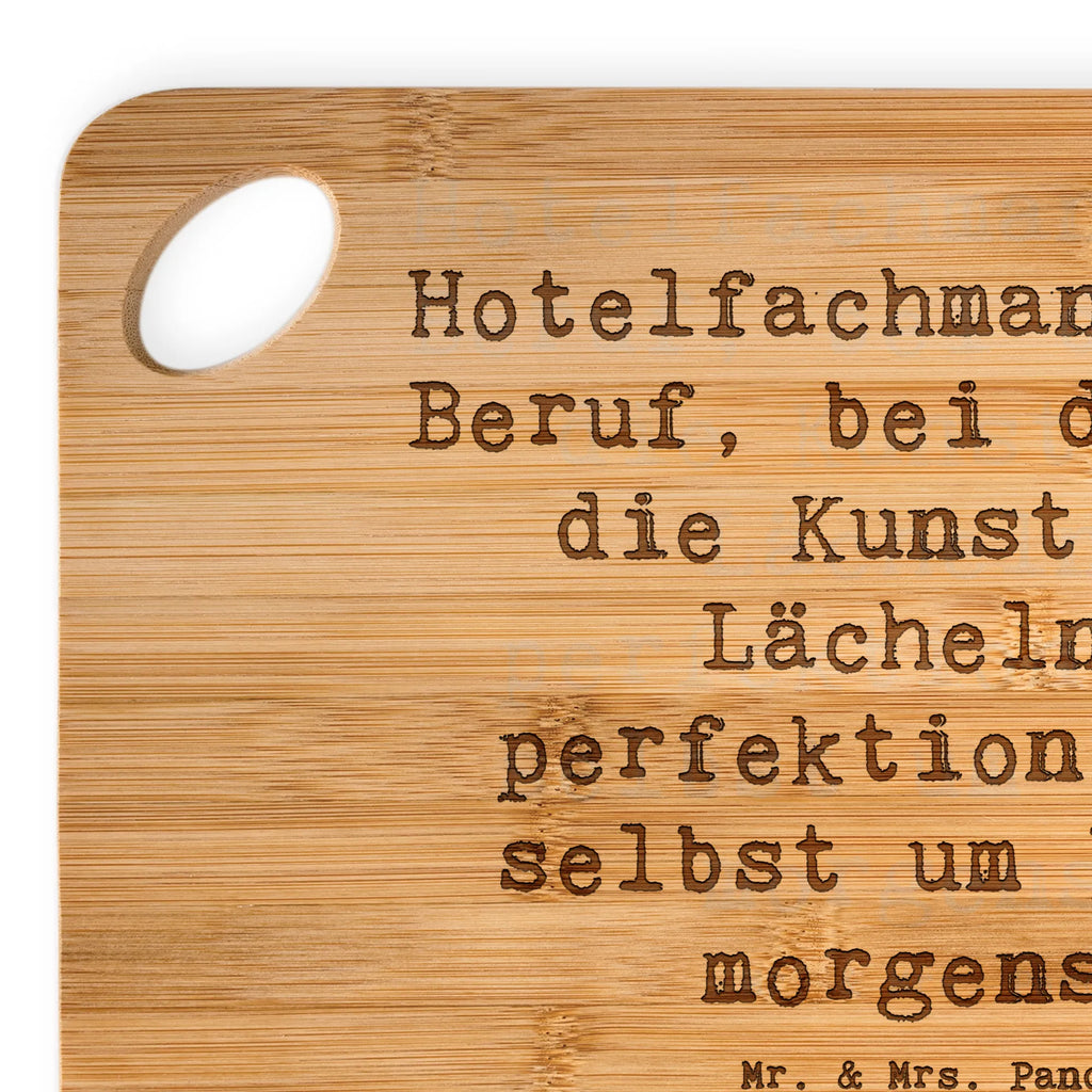 Bambus - Schneidebrett Spruch Hotelfachmann: der Beruf, bei dem man die Kunst des Lächelns perfektioniert, selbst um 3 Uhr morgens. Schneidebrett, Holzbrett, Küchenbrett, Frühstücksbrett, Hackbrett, Brett, Holzbrettchen, Servierbrett, Bretter, Holzbretter, Holz Bretter, Schneidebrett Holz, Holzbrett mit Gravur, Schneidbrett, Holzbrett Küche, Holzschneidebrett, Beruf, Ausbildung, Jubiläum, Abschied, Rente, Kollege, Kollegin, Geschenk, Schenken, Arbeitskollege, Mitarbeiter, Firma, Danke, Dankeschön