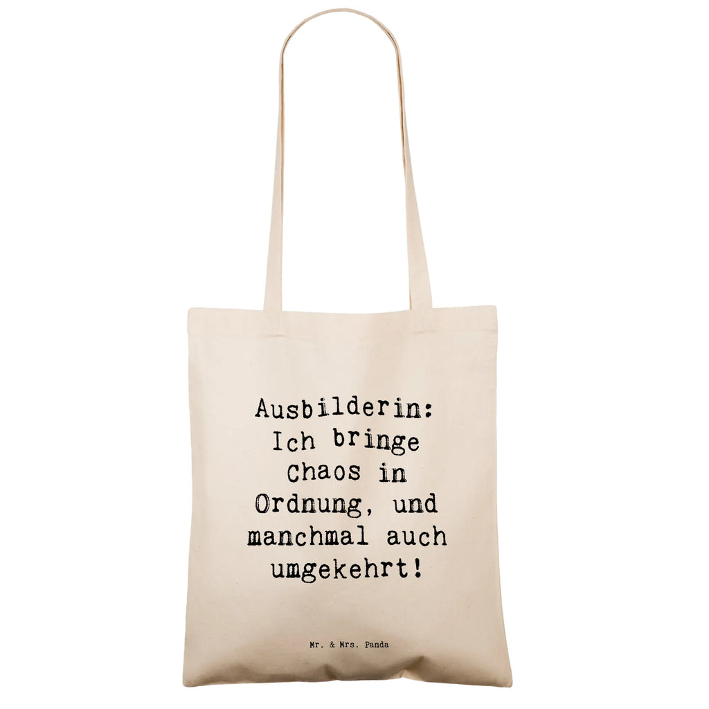 Tragetasche Spruch Ausbilderin: Ich bringe Chaos in Ordnung, und manchmal auch umgekehrt! Beuteltasche, Beutel, Einkaufstasche, Jutebeutel, Stoffbeutel, Tasche, Shopper, Umhängetasche, Strandtasche, Schultertasche, Stofftasche, Tragetasche, Badetasche, Jutetasche, Einkaufstüte, Laptoptasche, Beruf, Ausbildung, Jubiläum, Abschied, Rente, Kollege, Kollegin, Geschenk, Schenken, Arbeitskollege, Mitarbeiter, Firma, Danke, Dankeschön