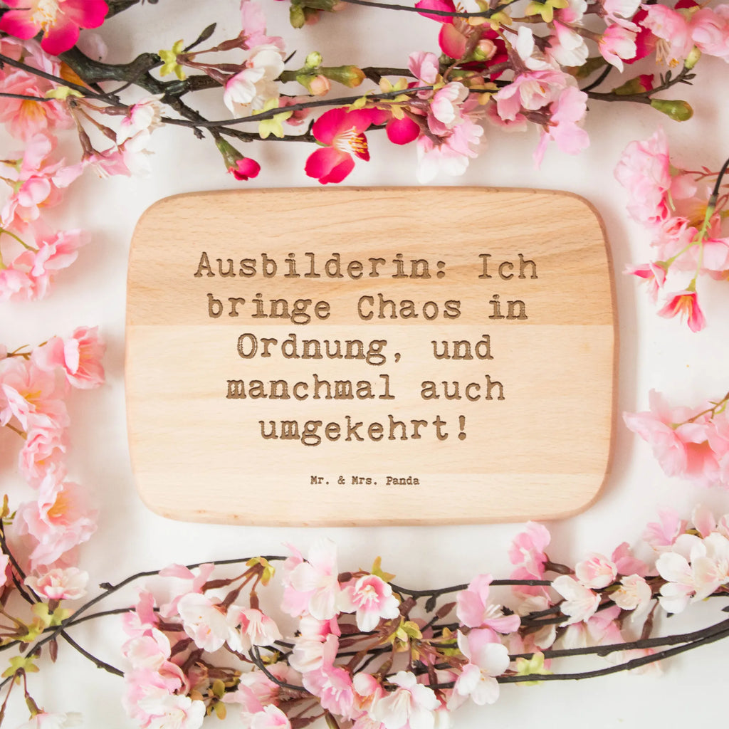 Frühstücksbrett Spruch Ausbilderin: Ich bringe Chaos in Ordnung, und manchmal auch umgekehrt! Frühstücksbrett, Holzbrett, Schneidebrett, Schneidebrett Holz, Frühstücksbrettchen, Küchenbrett, Beruf, Ausbildung, Jubiläum, Abschied, Rente, Kollege, Kollegin, Geschenk, Schenken, Arbeitskollege, Mitarbeiter, Firma, Danke, Dankeschön