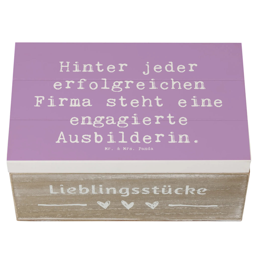 Holzkiste Spruch Hinter jeder erfolgreichen Firma steht eine engagierte Ausbilderin. Holzkiste, Kiste, Schatzkiste, Truhe, Schatulle, XXL, Erinnerungsbox, Erinnerungskiste, Dekokiste, Aufbewahrungsbox, Geschenkbox, Geschenkdose, Beruf, Ausbildung, Jubiläum, Abschied, Rente, Kollege, Kollegin, Geschenk, Schenken, Arbeitskollege, Mitarbeiter, Firma, Danke, Dankeschön