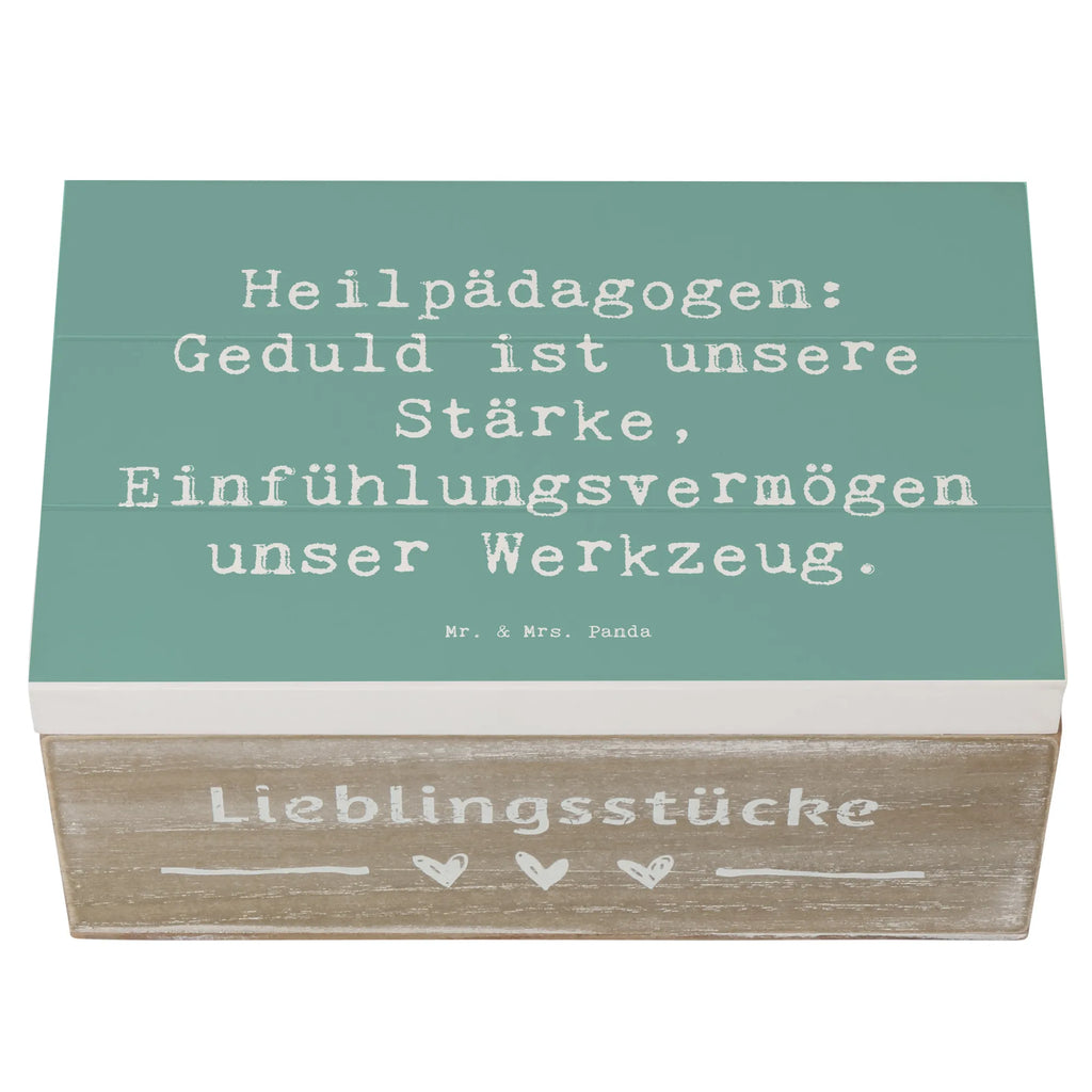 Holzkiste Spruch Heilpädagogin Geduld Holzkiste, Kiste, Schatzkiste, Truhe, Schatulle, XXL, Erinnerungsbox, Erinnerungskiste, Dekokiste, Aufbewahrungsbox, Geschenkbox, Geschenkdose, Beruf, Ausbildung, Jubiläum, Abschied, Rente, Kollege, Kollegin, Geschenk, Schenken, Arbeitskollege, Mitarbeiter, Firma, Danke, Dankeschön