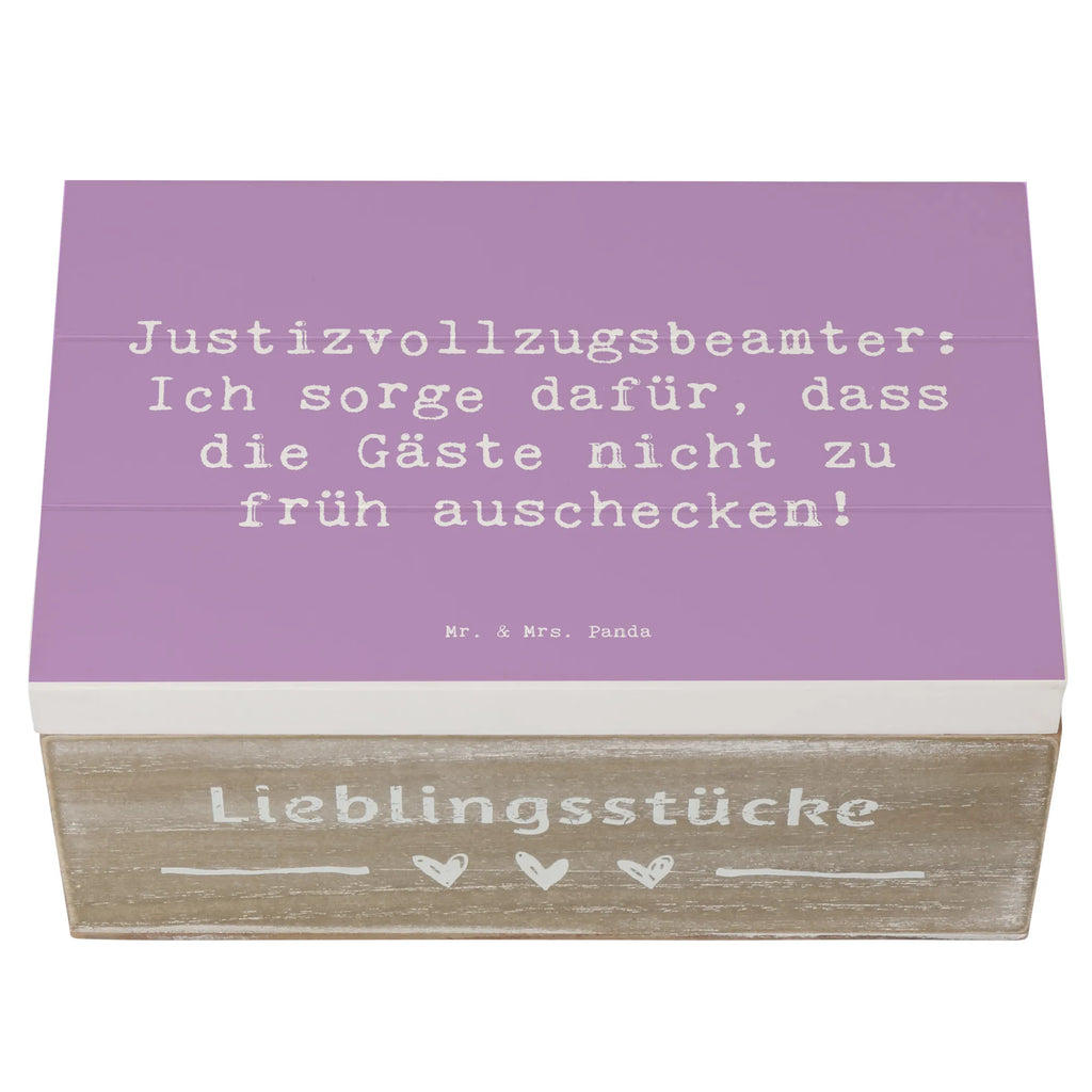 Holzkiste Spruch Justizvollzugsbeamter: Ich sorge dafür, dass die Gäste nicht zu früh auschecken! Holzkiste, Kiste, Schatzkiste, Truhe, Schatulle, XXL, Erinnerungsbox, Erinnerungskiste, Dekokiste, Aufbewahrungsbox, Geschenkbox, Geschenkdose, Beruf, Ausbildung, Jubiläum, Abschied, Rente, Kollege, Kollegin, Geschenk, Schenken, Arbeitskollege, Mitarbeiter, Firma, Danke, Dankeschön