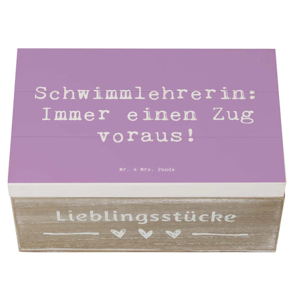 Wooden chest Saying Schwimmlehrerin: Immer einen Zug voraus! Holzkiste, Kiste, Schatzkiste, Truhe, Schatulle, XXL, Erinnerungsbox, Erinnerungskiste, Dekokiste, Aufbewahrungsbox, Geschenkbox, Geschenkdose, Beruf, Ausbildung, Jubiläum, Abschied, Rente, Kollege, Kollegin, Geschenk, Schenken, Arbeitskollege, Mitarbeiter, Firma, Danke, Dankeschön