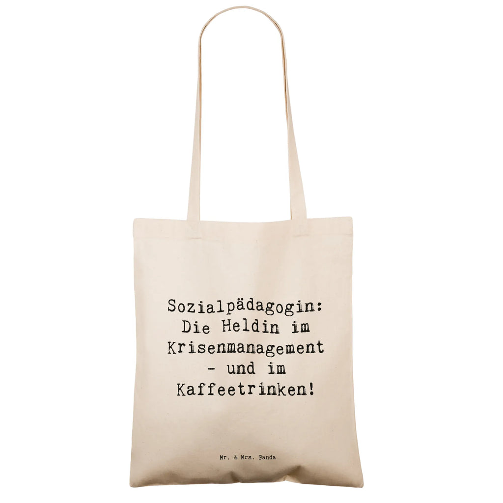 Tragetasche Spruch Sozialpädagogin: Die Heldin im Krisenmanagement - und im Kaffeetrinken! Beuteltasche, Beutel, Einkaufstasche, Jutebeutel, Stoffbeutel, Tasche, Shopper, Umhängetasche, Strandtasche, Schultertasche, Stofftasche, Tragetasche, Badetasche, Jutetasche, Einkaufstüte, Laptoptasche, Beruf, Ausbildung, Jubiläum, Abschied, Rente, Kollege, Kollegin, Geschenk, Schenken, Arbeitskollege, Mitarbeiter, Firma, Danke, Dankeschön