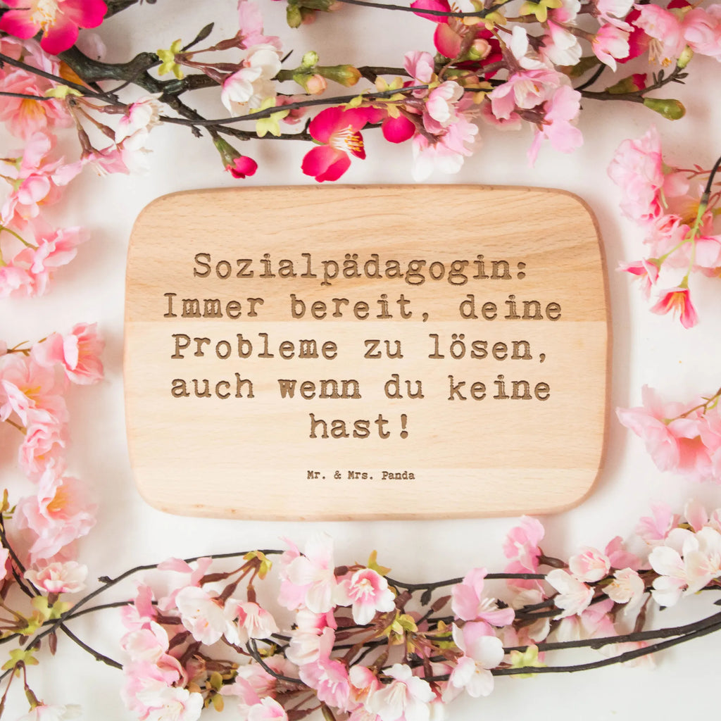 Frühstücksbrett Spruch Sozialpädagogin: Immer bereit, deine Probleme zu lösen, auch wenn du keine hast! Frühstücksbrett, Holzbrett, Schneidebrett, Schneidebrett Holz, Frühstücksbrettchen, Küchenbrett, Beruf, Ausbildung, Jubiläum, Abschied, Rente, Kollege, Kollegin, Geschenk, Schenken, Arbeitskollege, Mitarbeiter, Firma, Danke, Dankeschön