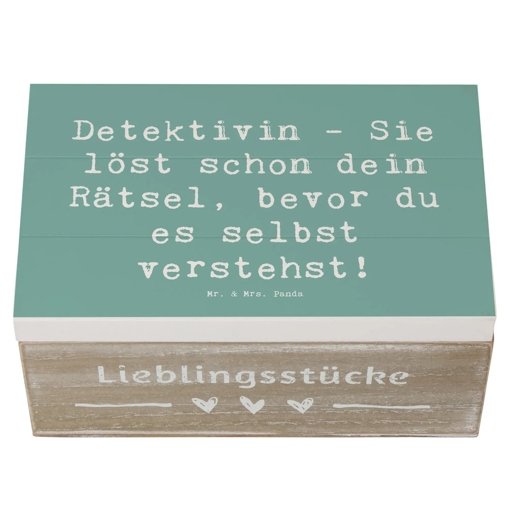 Holzkiste Spruch Detektivin - Sie löst schon dein Rätsel, bevor du es selbst verstehst! Holzkiste, Kiste, Schatzkiste, Truhe, Schatulle, XXL, Erinnerungsbox, Erinnerungskiste, Dekokiste, Aufbewahrungsbox, Geschenkbox, Geschenkdose, Beruf, Ausbildung, Jubiläum, Abschied, Rente, Kollege, Kollegin, Geschenk, Schenken, Arbeitskollege, Mitarbeiter, Firma, Danke, Dankeschön