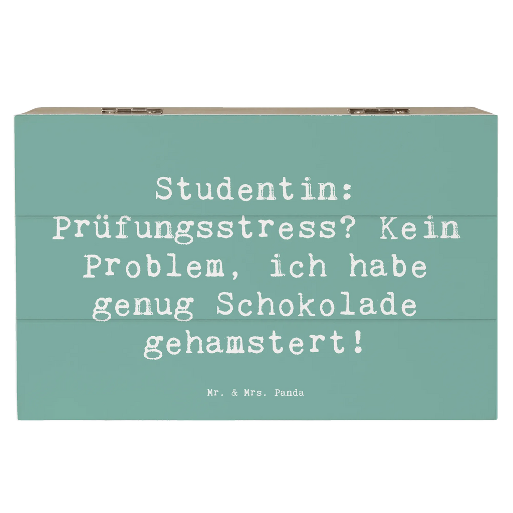 Holzkiste Spruch Studentin: Prüfungsstress? Kein Problem, ich habe genug Schokolade gehamstert! Holzkiste, Kiste, Schatzkiste, Truhe, Schatulle, XXL, Erinnerungsbox, Erinnerungskiste, Dekokiste, Aufbewahrungsbox, Geschenkbox, Geschenkdose, Beruf, Ausbildung, Jubiläum, Abschied, Rente, Kollege, Kollegin, Geschenk, Schenken, Arbeitskollege, Mitarbeiter, Firma, Danke, Dankeschön