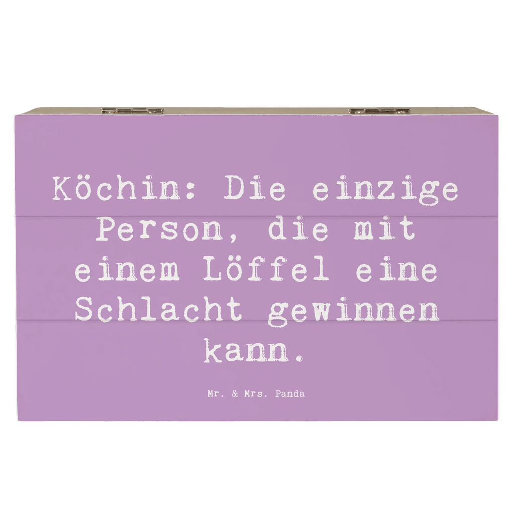 Holzkiste Spruch Köchin: Die einzige Person, die mit einem Löffel eine Schlacht gewinnen kann. Holzkiste, Kiste, Schatzkiste, Truhe, Schatulle, XXL, Erinnerungsbox, Erinnerungskiste, Dekokiste, Aufbewahrungsbox, Geschenkbox, Geschenkdose, Beruf, Ausbildung, Jubiläum, Abschied, Rente, Kollege, Kollegin, Geschenk, Schenken, Arbeitskollege, Mitarbeiter, Firma, Danke, Dankeschön