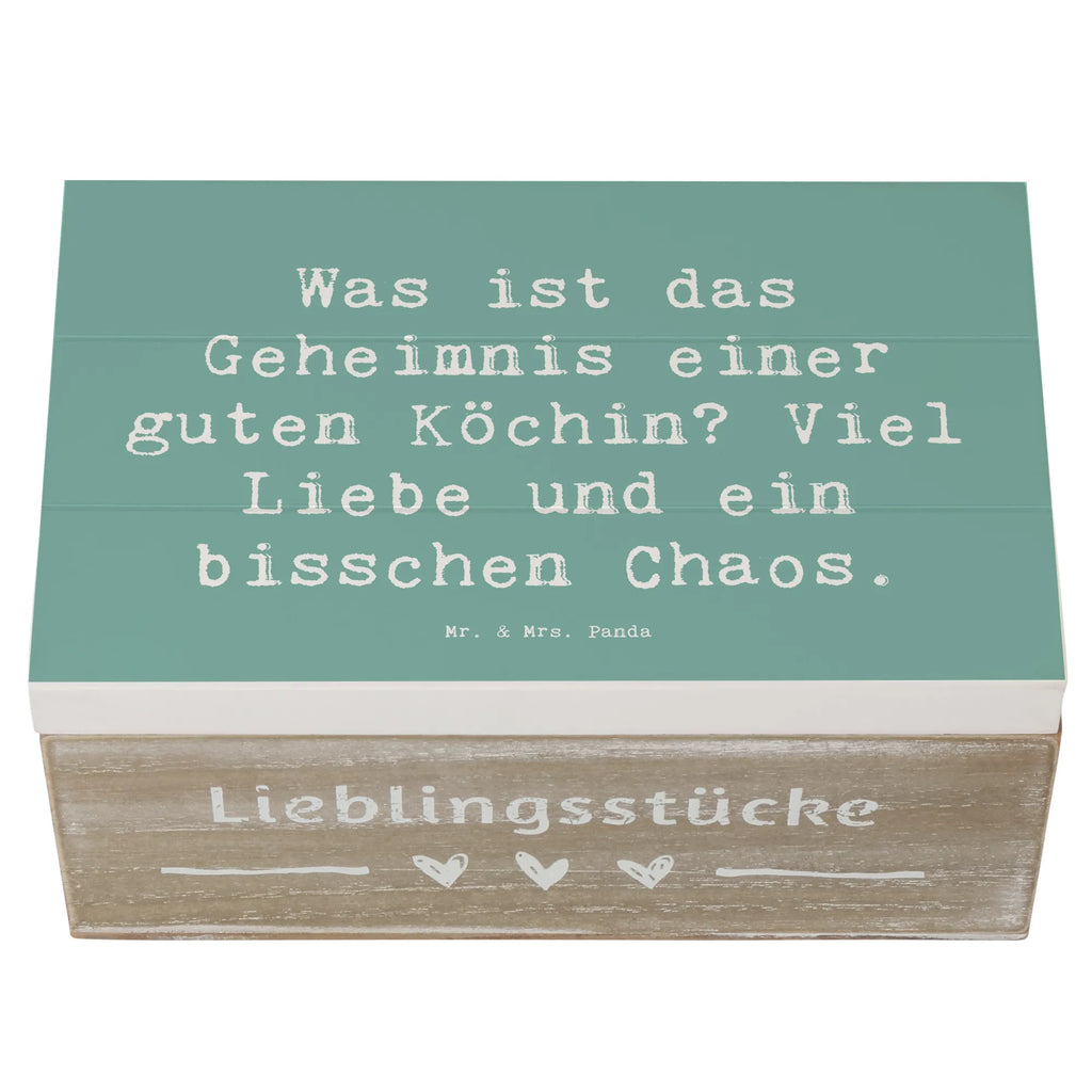 Holzkiste Spruch Was ist das Geheimnis einer guten Köchin? Viel Liebe und ein bisschen Chaos. Holzkiste, Kiste, Schatzkiste, Truhe, Schatulle, XXL, Erinnerungsbox, Erinnerungskiste, Dekokiste, Aufbewahrungsbox, Geschenkbox, Geschenkdose, Beruf, Ausbildung, Jubiläum, Abschied, Rente, Kollege, Kollegin, Geschenk, Schenken, Arbeitskollege, Mitarbeiter, Firma, Danke, Dankeschön