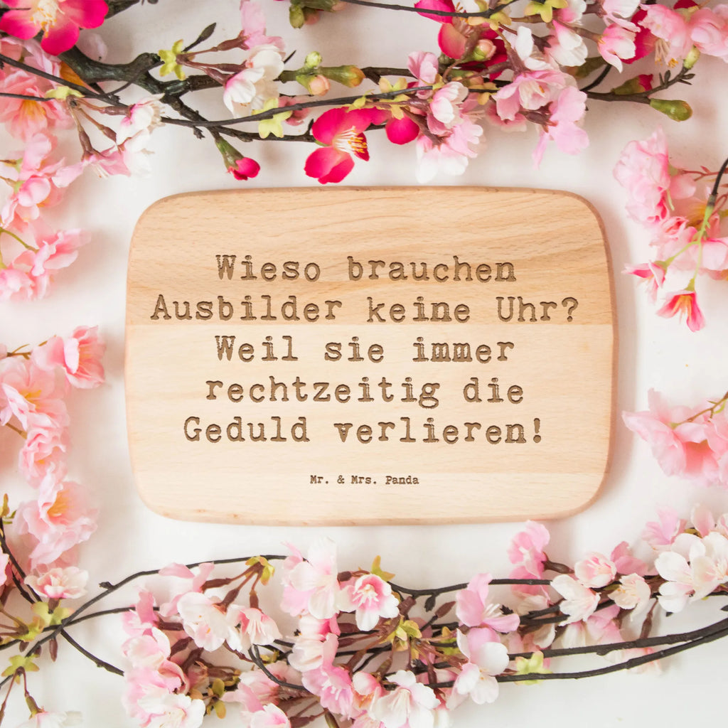 Frühstücksbrett Spruch Wieso brauchen Ausbilder keine Uhr? Weil sie immer rechtzeitig die Geduld verlieren! Frühstücksbrett, Holzbrett, Schneidebrett, Schneidebrett Holz, Frühstücksbrettchen, Küchenbrett, Beruf, Ausbildung, Jubiläum, Abschied, Rente, Kollege, Kollegin, Geschenk, Schenken, Arbeitskollege, Mitarbeiter, Firma, Danke, Dankeschön