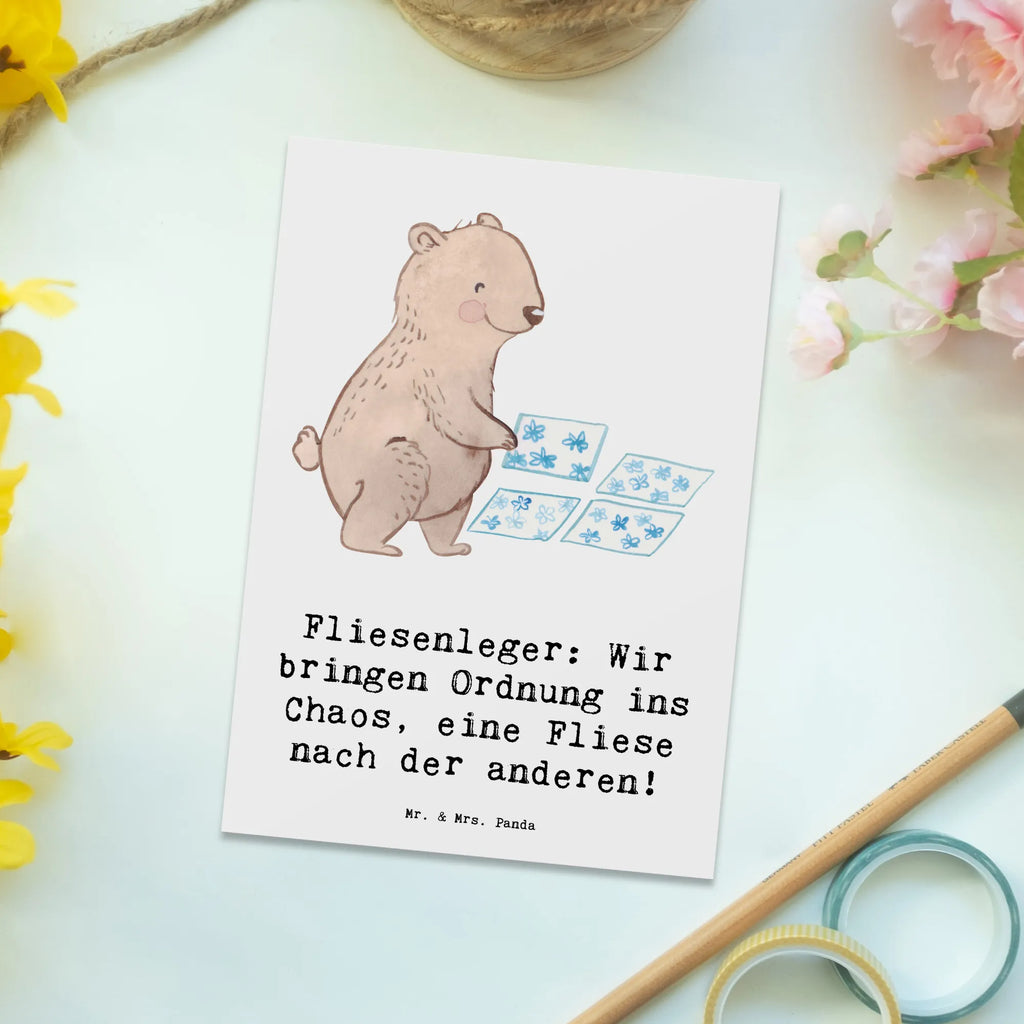 Postkarte Fliesenleger: Wir bringen Ordnung ins Chaos, eine Fliese nach der anderen! Postkarte, Karte, Geschenkkarte, Grußkarte, Einladung, Ansichtskarte, Geburtstagskarte, Einladungskarte, Dankeskarte, Ansichtskarten, Einladung Geburtstag, Einladungskarten Geburtstag, Beruf, Ausbildung, Jubiläum, Abschied, Rente, Kollege, Kollegin, Geschenk, Schenken, Arbeitskollege, Mitarbeiter, Firma, Danke, Dankeschön