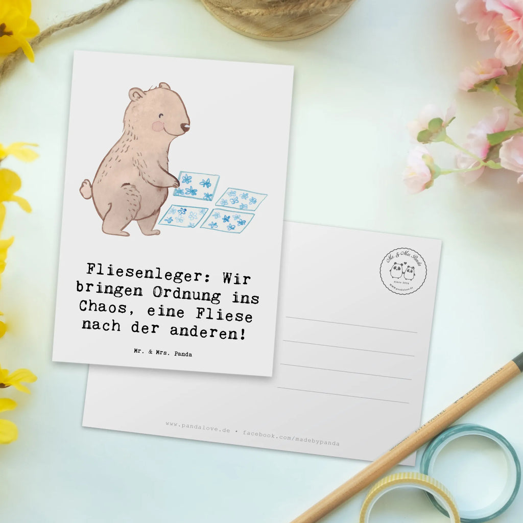 Postkarte Fliesenleger: Wir bringen Ordnung ins Chaos, eine Fliese nach der anderen! Postkarte, Karte, Geschenkkarte, Grußkarte, Einladung, Ansichtskarte, Geburtstagskarte, Einladungskarte, Dankeskarte, Ansichtskarten, Einladung Geburtstag, Einladungskarten Geburtstag, Beruf, Ausbildung, Jubiläum, Abschied, Rente, Kollege, Kollegin, Geschenk, Schenken, Arbeitskollege, Mitarbeiter, Firma, Danke, Dankeschön
