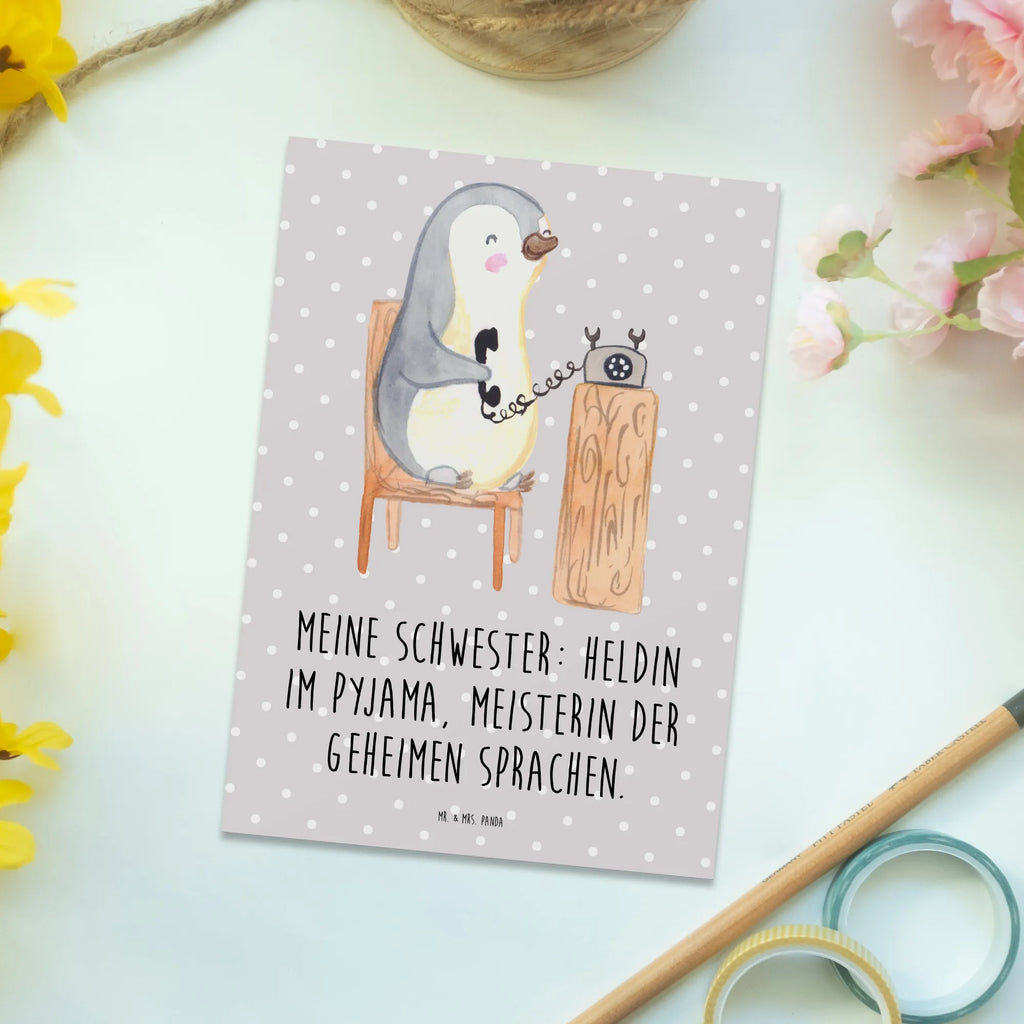 Postkarte Schwester Heldin Postkarte, Karte, Geschenkkarte, Grußkarte, Einladung, Ansichtskarte, Geburtstagskarte, Einladungskarte, Dankeskarte, Ansichtskarten, Einladung Geburtstag, Einladungskarten Geburtstag, Familie, Vatertag, Muttertag, Bruder, Schwester, Mama, Papa, Oma, Opa