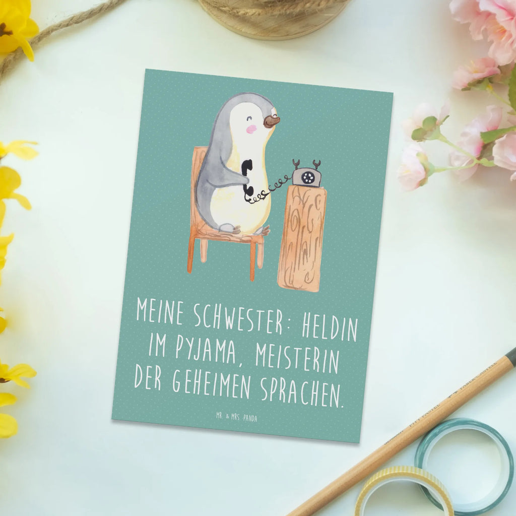 Postkarte Schwester Heldin Postkarte, Karte, Geschenkkarte, Grußkarte, Einladung, Ansichtskarte, Geburtstagskarte, Einladungskarte, Dankeskarte, Ansichtskarten, Einladung Geburtstag, Einladungskarten Geburtstag, Familie, Vatertag, Muttertag, Bruder, Schwester, Mama, Papa, Oma, Opa