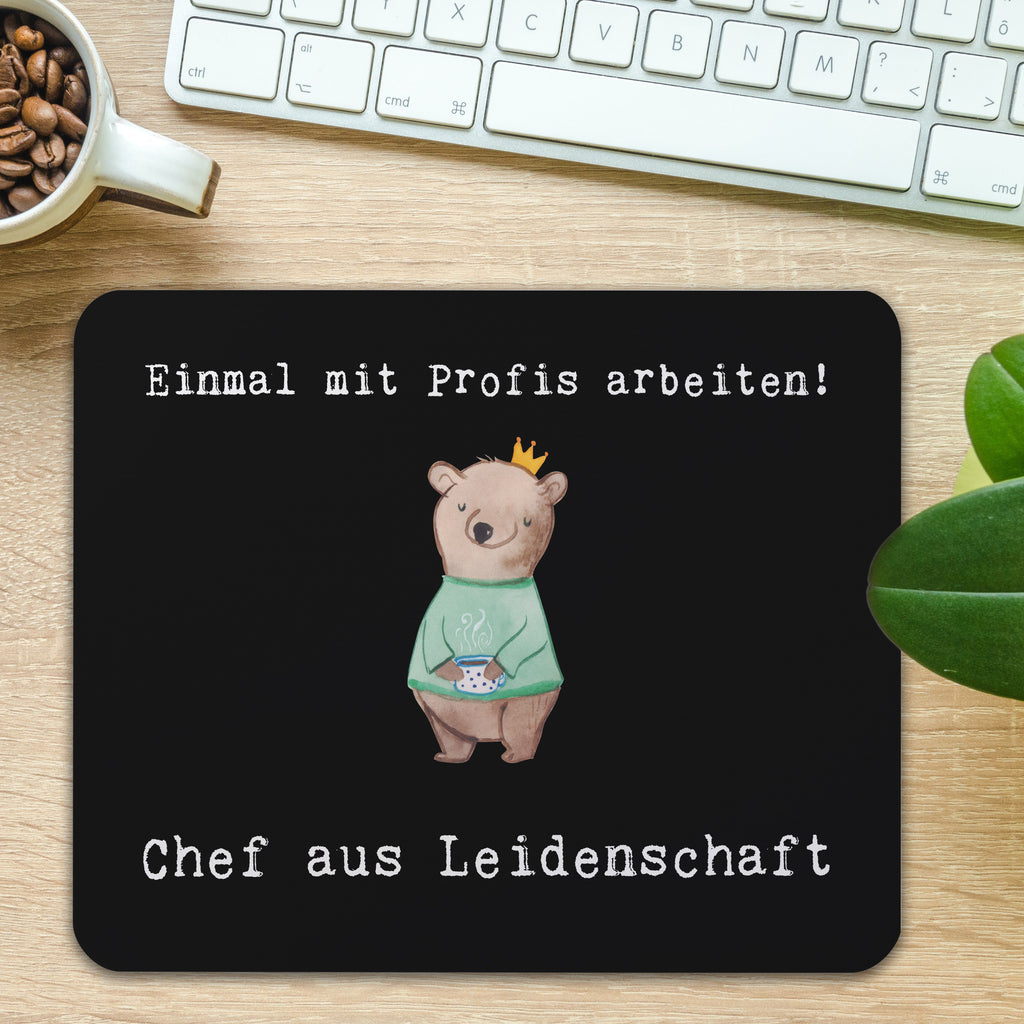 Mauspad Chef aus Leidenschaft Mousepad, Computer zubehör, Büroausstattung, PC Zubehör, Arbeitszimmer, Mauspad, Einzigartiges Mauspad, Designer Mauspad, Mausunterlage, Mauspad Büro, Beruf, Ausbildung, Jubiläum, Abschied, Rente, Kollege, Kollegin, Geschenk, Schenken, Arbeitskollege, Mitarbeiter, Firma, Danke, Dankeschön, CEO, Chef, Führungskraft, Geschäftsinhaber, Firmeninhaber, Unternehmensinhaber, Direktor, Leiter