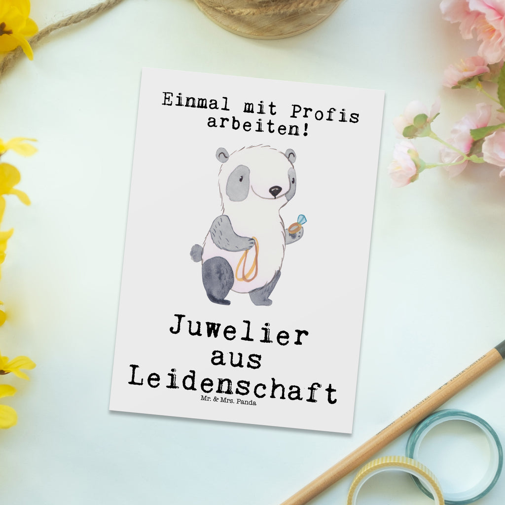 Postkarte Juwelier aus Leidenschaft Postkarte, Karte, Geschenkkarte, Grußkarte, Einladung, Ansichtskarte, Geburtstagskarte, Einladungskarte, Dankeskarte, Ansichtskarten, Einladung Geburtstag, Einladungskarten Geburtstag, Beruf, Ausbildung, Jubiläum, Abschied, Rente, Kollege, Kollegin, Geschenk, Schenken, Arbeitskollege, Mitarbeiter, Firma, Danke, Dankeschön, Juwelier, Goldschmied, Schmuckwarenhändler, Schmuckgeschäft, Eröffnung