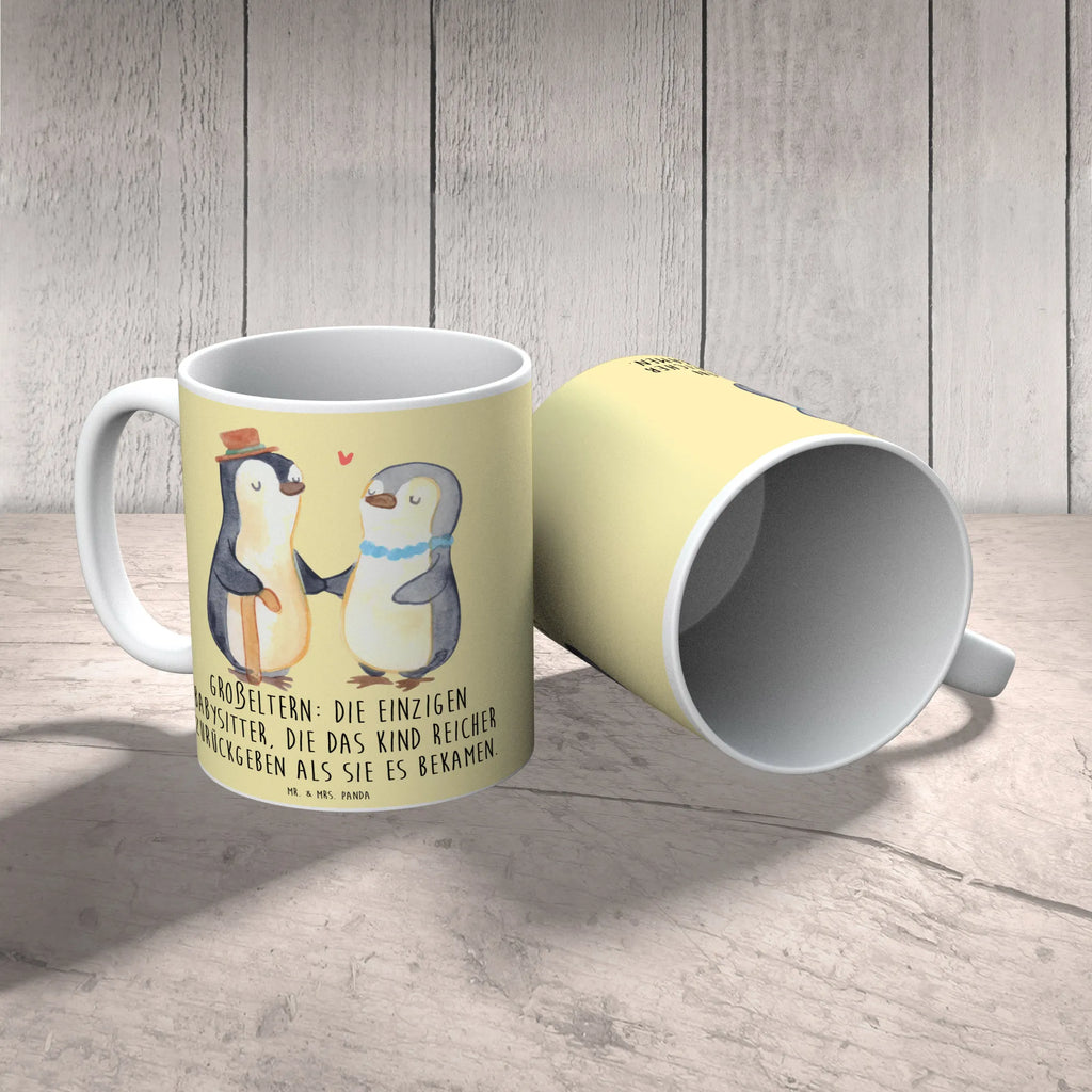 Tasse Großeltern Babysitter Tasse, Kaffeetasse, Teetasse, Becher, Kaffeebecher, Teebecher, Keramiktasse, Porzellantasse, Büro Tasse, Geschenk Tasse, Tasse Sprüche, Tasse Motive, Kaffeetassen, Tasse bedrucken, Designer Tasse, Cappuccino Tassen, Schöne Teetassen, Familie, Vatertag, Muttertag, Bruder, Schwester, Mama, Papa, Oma, Opa