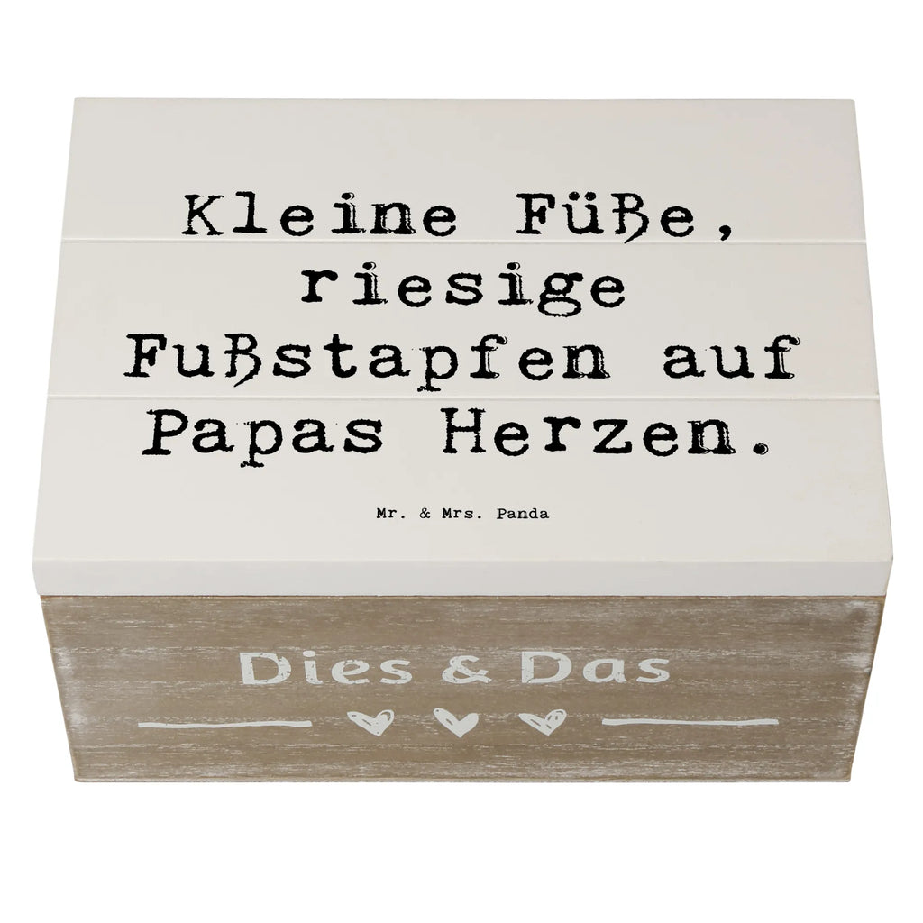 Holzkiste Spruch Baby Herzabdrücke Holzkiste, Kiste, Schatzkiste, Truhe, Schatulle, XXL, Erinnerungsbox, Erinnerungskiste, Dekokiste, Aufbewahrungsbox, Geschenkbox, Geschenkdose, Familie, Vatertag, Muttertag, Bruder, Schwester, Mama, Papa, Oma, Opa