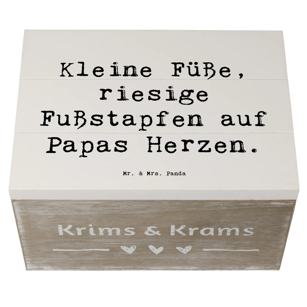 Holzkiste Spruch Baby Herzabdrücke Holzkiste, Kiste, Schatzkiste, Truhe, Schatulle, XXL, Erinnerungsbox, Erinnerungskiste, Dekokiste, Aufbewahrungsbox, Geschenkbox, Geschenkdose, Familie, Vatertag, Muttertag, Bruder, Schwester, Mama, Papa, Oma, Opa