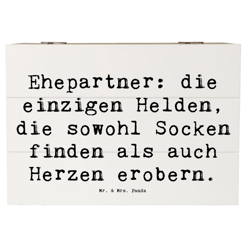 Holzkiste Spruch Ehepartner Helden Holzkiste, Kiste, Schatzkiste, Truhe, Schatulle, XXL, Erinnerungsbox, Erinnerungskiste, Dekokiste, Aufbewahrungsbox, Geschenkbox, Geschenkdose, Familie, Vatertag, Muttertag, Bruder, Schwester, Mama, Papa, Oma, Opa