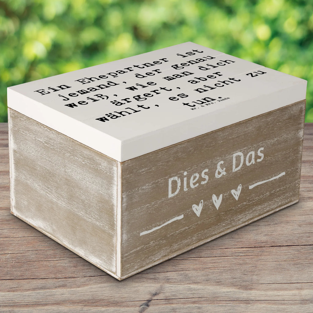 Holzkiste Spruch Ehepartner Liebe Holzkiste, Kiste, Schatzkiste, Truhe, Schatulle, XXL, Erinnerungsbox, Erinnerungskiste, Dekokiste, Aufbewahrungsbox, Geschenkbox, Geschenkdose, Familie, Vatertag, Muttertag, Bruder, Schwester, Mama, Papa, Oma, Opa