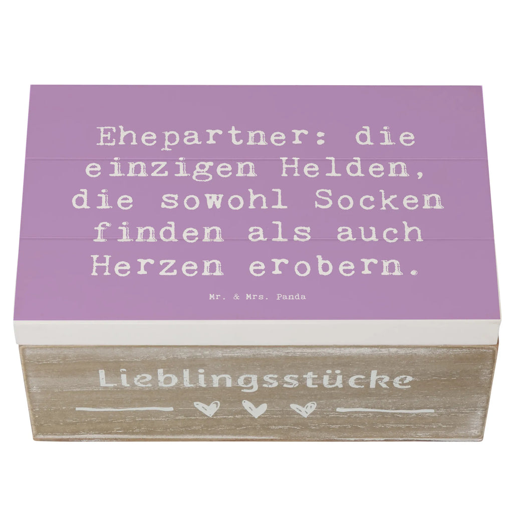 Holzkiste Spruch Ehepartner Helden Holzkiste, Kiste, Schatzkiste, Truhe, Schatulle, XXL, Erinnerungsbox, Erinnerungskiste, Dekokiste, Aufbewahrungsbox, Geschenkbox, Geschenkdose, Familie, Vatertag, Muttertag, Bruder, Schwester, Mama, Papa, Oma, Opa