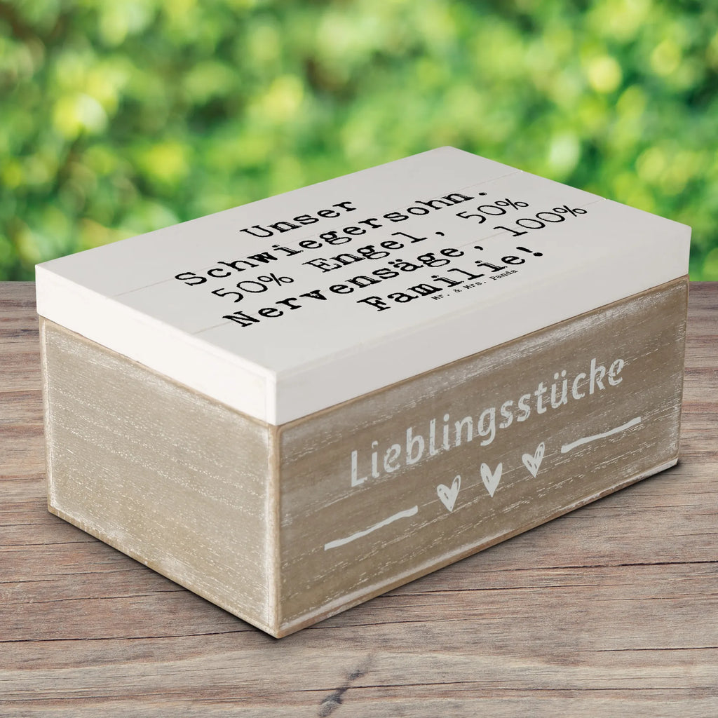 Holzkiste Spruch Unser Schwiegersohn. 50% Engel, 50% Nervensäge, 100% Familie! Holzkiste, Kiste, Schatzkiste, Truhe, Schatulle, XXL, Erinnerungsbox, Erinnerungskiste, Dekokiste, Aufbewahrungsbox, Geschenkbox, Geschenkdose, Familie, Vatertag, Muttertag, Bruder, Schwester, Mama, Papa, Oma, Opa