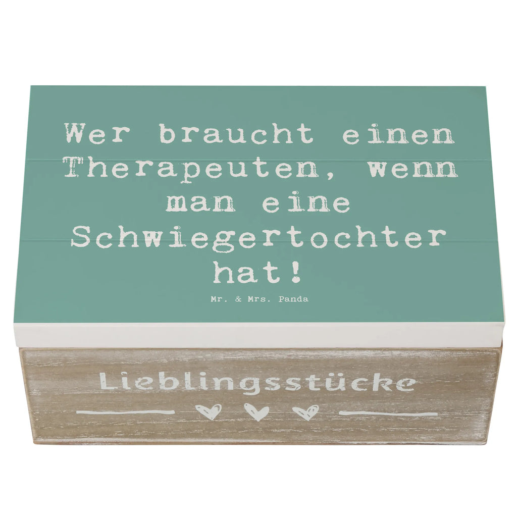 Holzkiste Spruch Schwiegertochter Humor Holzkiste, Kiste, Schatzkiste, Truhe, Schatulle, XXL, Erinnerungsbox, Erinnerungskiste, Dekokiste, Aufbewahrungsbox, Geschenkbox, Geschenkdose, Familie, Vatertag, Muttertag, Bruder, Schwester, Mama, Papa, Oma, Opa