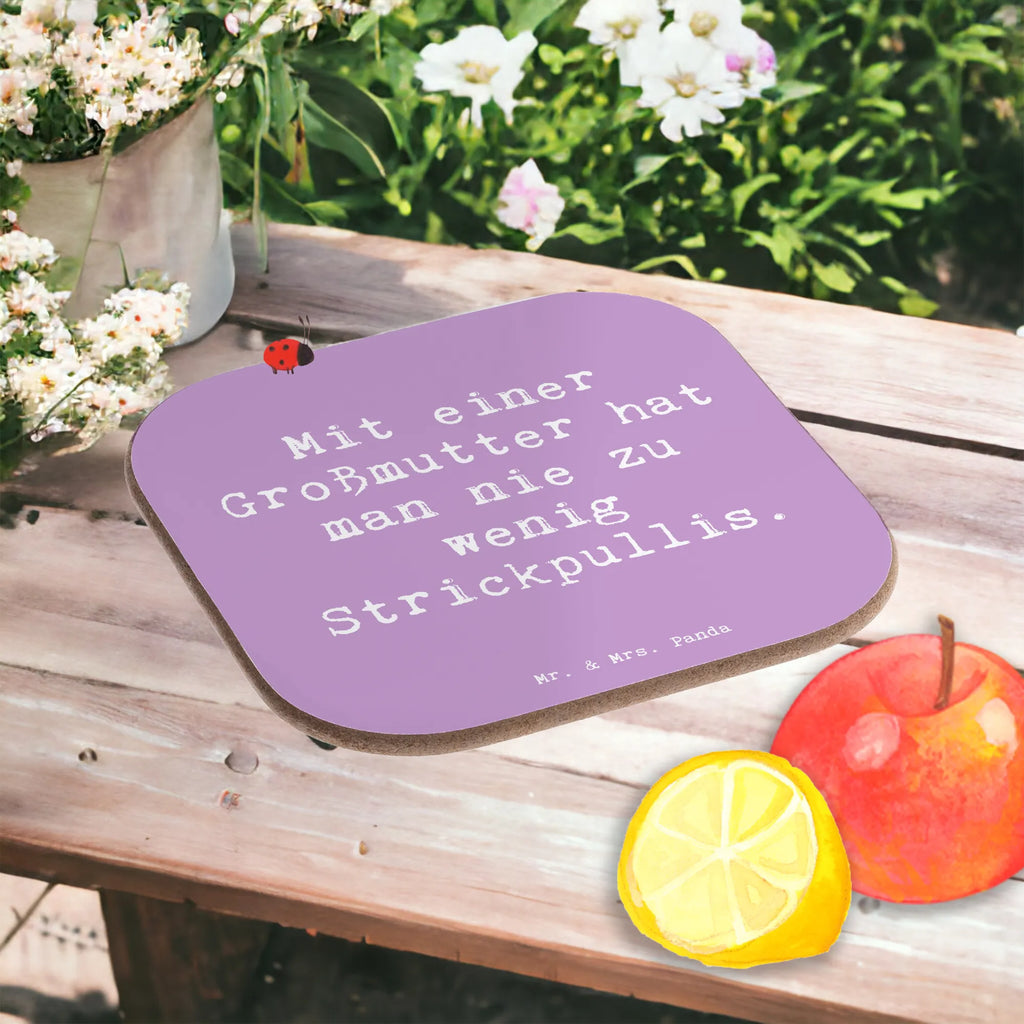 Square coaster Saying Mit einer Großmutter hat man nie zu wenig Strickpullis. Untersetzer, Bierdeckel, Glasuntersetzer, Untersetzer Gläser, Getränkeuntersetzer, Untersetzer aus Holz, Untersetzer für Gläser, Korkuntersetzer, Untersetzer Holz, Holzuntersetzer, Tassen Untersetzer, Untersetzer Design, Familie, Vatertag, Muttertag, Bruder, Schwester, Mama, Papa, Oma, Opa