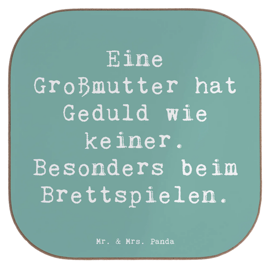 Square coaster Saying Eine Großmutter hat Geduld wie keiner. Besonders beim Brettspielen. Untersetzer, Bierdeckel, Glasuntersetzer, Untersetzer Gläser, Getränkeuntersetzer, Untersetzer aus Holz, Untersetzer für Gläser, Korkuntersetzer, Untersetzer Holz, Holzuntersetzer, Tassen Untersetzer, Untersetzer Design, Familie, Vatertag, Muttertag, Bruder, Schwester, Mama, Papa, Oma, Opa