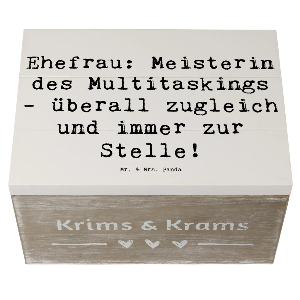 Holzkiste Spruch Ehefrau Meisterin Holzkiste, Kiste, Schatzkiste, Truhe, Schatulle, XXL, Erinnerungsbox, Erinnerungskiste, Dekokiste, Aufbewahrungsbox, Geschenkbox, Geschenkdose, Familie, Vatertag, Muttertag, Bruder, Schwester, Mama, Papa, Oma, Opa