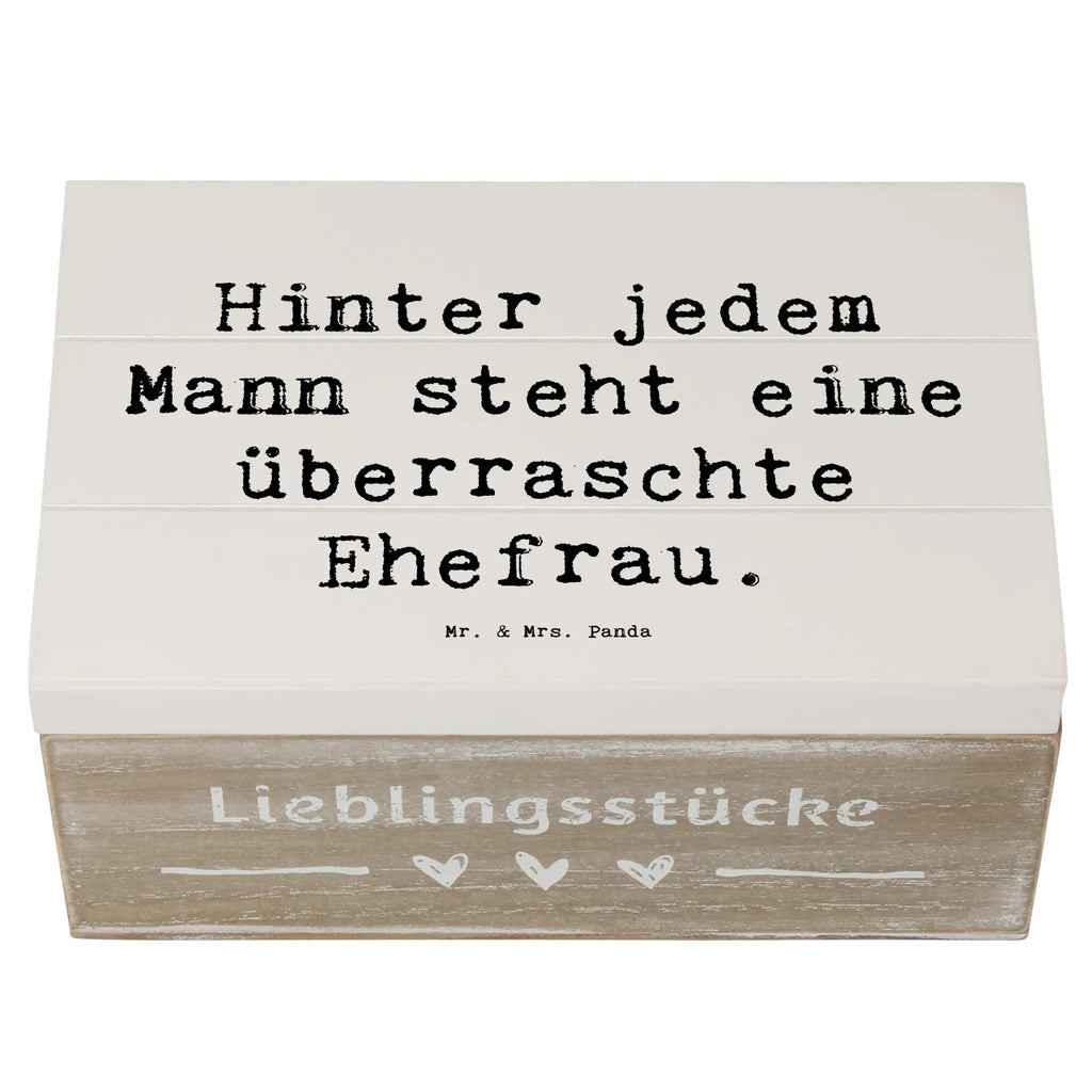 Holzkiste Spruch Überraschte Ehefrau Holzkiste, Kiste, Schatzkiste, Truhe, Schatulle, XXL, Erinnerungsbox, Erinnerungskiste, Dekokiste, Aufbewahrungsbox, Geschenkbox, Geschenkdose, Familie, Vatertag, Muttertag, Bruder, Schwester, Mama, Papa, Oma, Opa