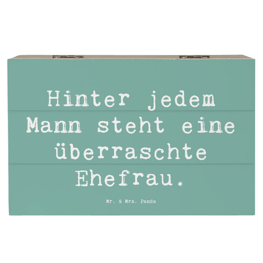 Holzkiste Spruch Überraschte Ehefrau Holzkiste, Kiste, Schatzkiste, Truhe, Schatulle, XXL, Erinnerungsbox, Erinnerungskiste, Dekokiste, Aufbewahrungsbox, Geschenkbox, Geschenkdose, Familie, Vatertag, Muttertag, Bruder, Schwester, Mama, Papa, Oma, Opa