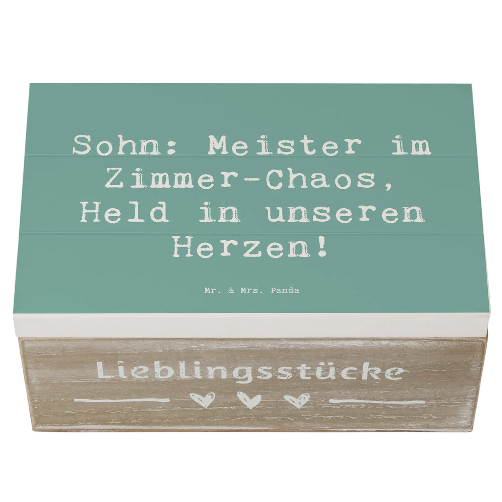 Holzkiste Spruch Sohn Chaosheld Holzkiste, Kiste, Schatzkiste, Truhe, Schatulle, XXL, Erinnerungsbox, Erinnerungskiste, Dekokiste, Aufbewahrungsbox, Geschenkbox, Geschenkdose, Familie, Vatertag, Muttertag, Bruder, Schwester, Mama, Papa, Oma, Opa