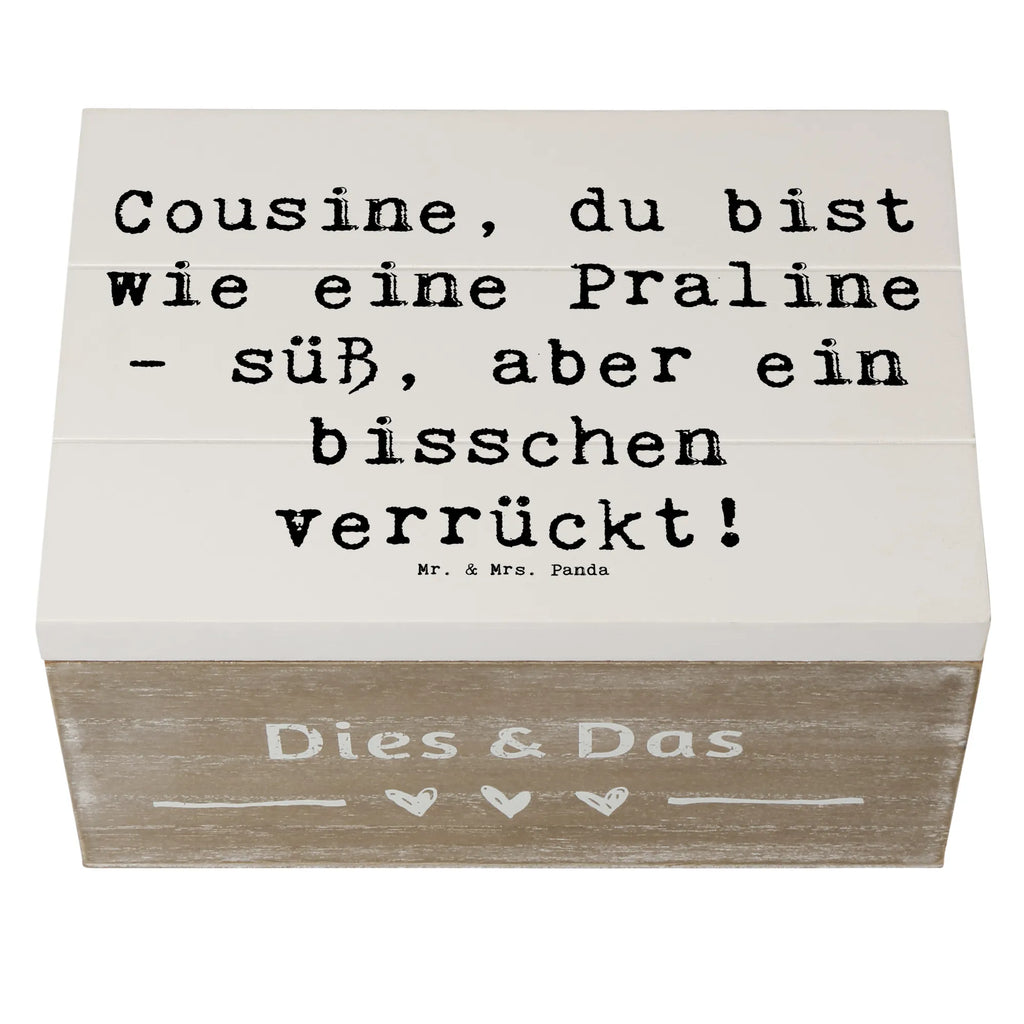 Holzkiste Spruch Cousine Praline Holzkiste, Kiste, Schatzkiste, Truhe, Schatulle, XXL, Erinnerungsbox, Erinnerungskiste, Dekokiste, Aufbewahrungsbox, Geschenkbox, Geschenkdose, Familie, Vatertag, Muttertag, Bruder, Schwester, Mama, Papa, Oma, Opa