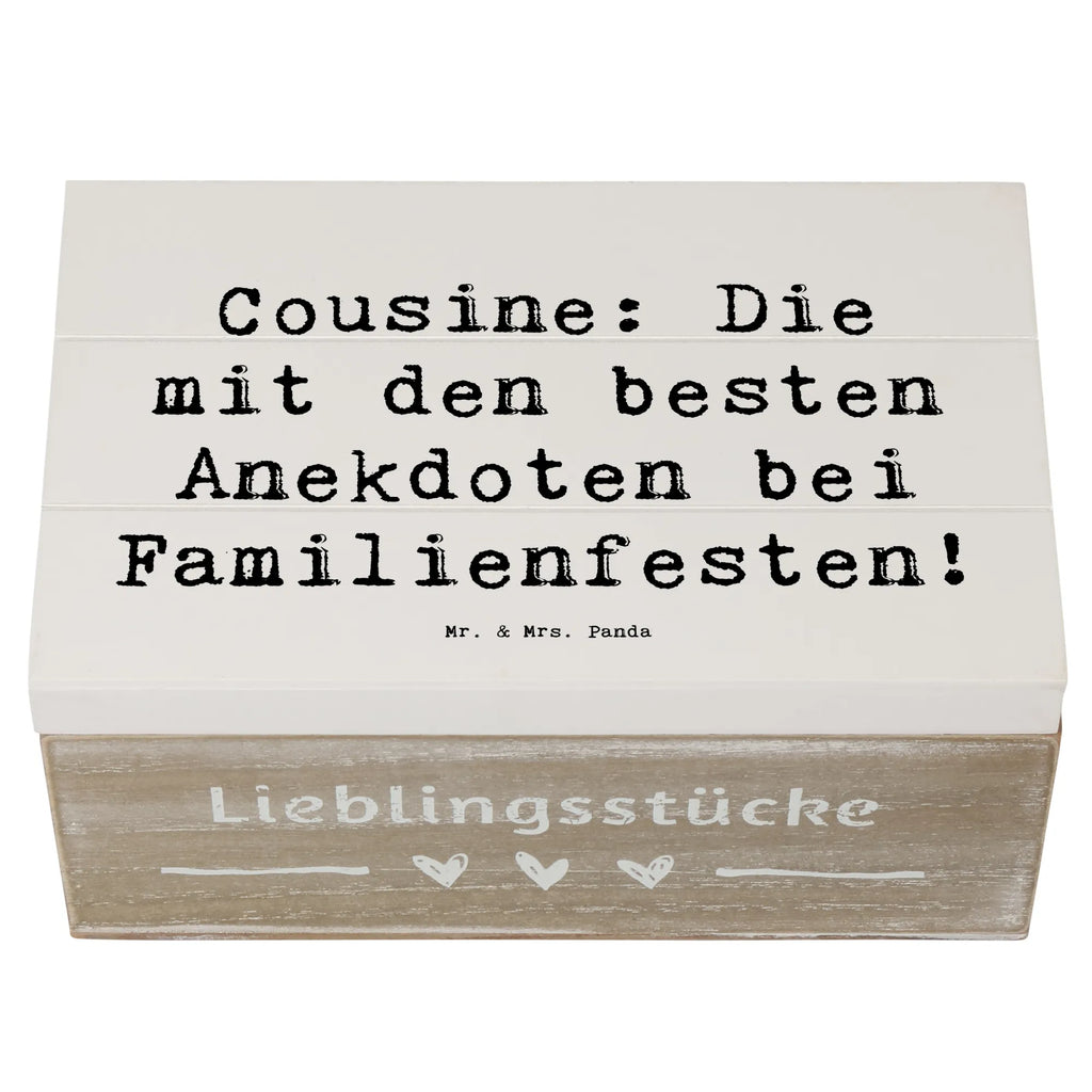 Holzkiste Spruch Cousine Anekdoten Holzkiste, Kiste, Schatzkiste, Truhe, Schatulle, XXL, Erinnerungsbox, Erinnerungskiste, Dekokiste, Aufbewahrungsbox, Geschenkbox, Geschenkdose, Familie, Vatertag, Muttertag, Bruder, Schwester, Mama, Papa, Oma, Opa