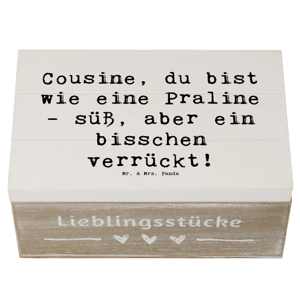 Holzkiste Spruch Cousine Praline Holzkiste, Kiste, Schatzkiste, Truhe, Schatulle, XXL, Erinnerungsbox, Erinnerungskiste, Dekokiste, Aufbewahrungsbox, Geschenkbox, Geschenkdose, Familie, Vatertag, Muttertag, Bruder, Schwester, Mama, Papa, Oma, Opa