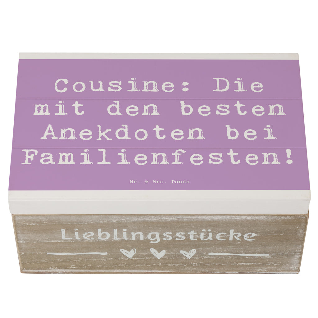 Holzkiste Spruch Cousine Anekdoten Holzkiste, Kiste, Schatzkiste, Truhe, Schatulle, XXL, Erinnerungsbox, Erinnerungskiste, Dekokiste, Aufbewahrungsbox, Geschenkbox, Geschenkdose, Familie, Vatertag, Muttertag, Bruder, Schwester, Mama, Papa, Oma, Opa