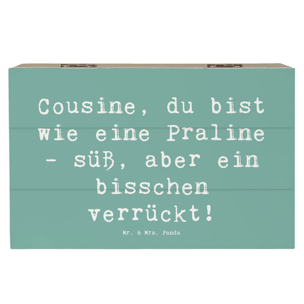 Holzkiste Spruch Cousine Praline Holzkiste, Kiste, Schatzkiste, Truhe, Schatulle, XXL, Erinnerungsbox, Erinnerungskiste, Dekokiste, Aufbewahrungsbox, Geschenkbox, Geschenkdose, Familie, Vatertag, Muttertag, Bruder, Schwester, Mama, Papa, Oma, Opa