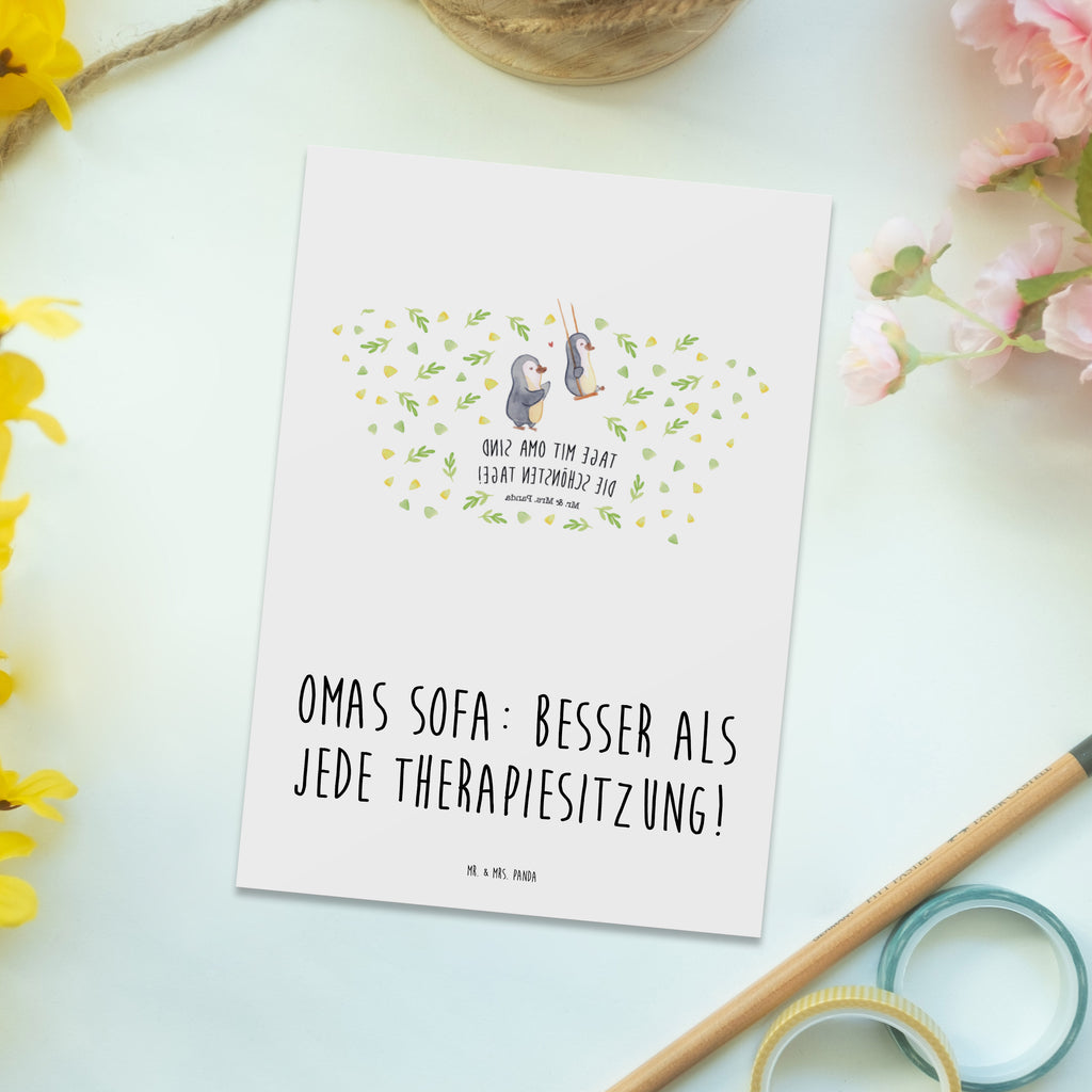 Postkarte Omas Sofa: besser als jede Therapiesitzung! Postkarte, Karte, Geschenkkarte, Grußkarte, Einladung, Ansichtskarte, Geburtstagskarte, Einladungskarte, Dankeskarte, Ansichtskarten, Einladung Geburtstag, Einladungskarten Geburtstag, Familie, Vatertag, Muttertag, Bruder, Schwester, Mama, Papa, Oma, Opa