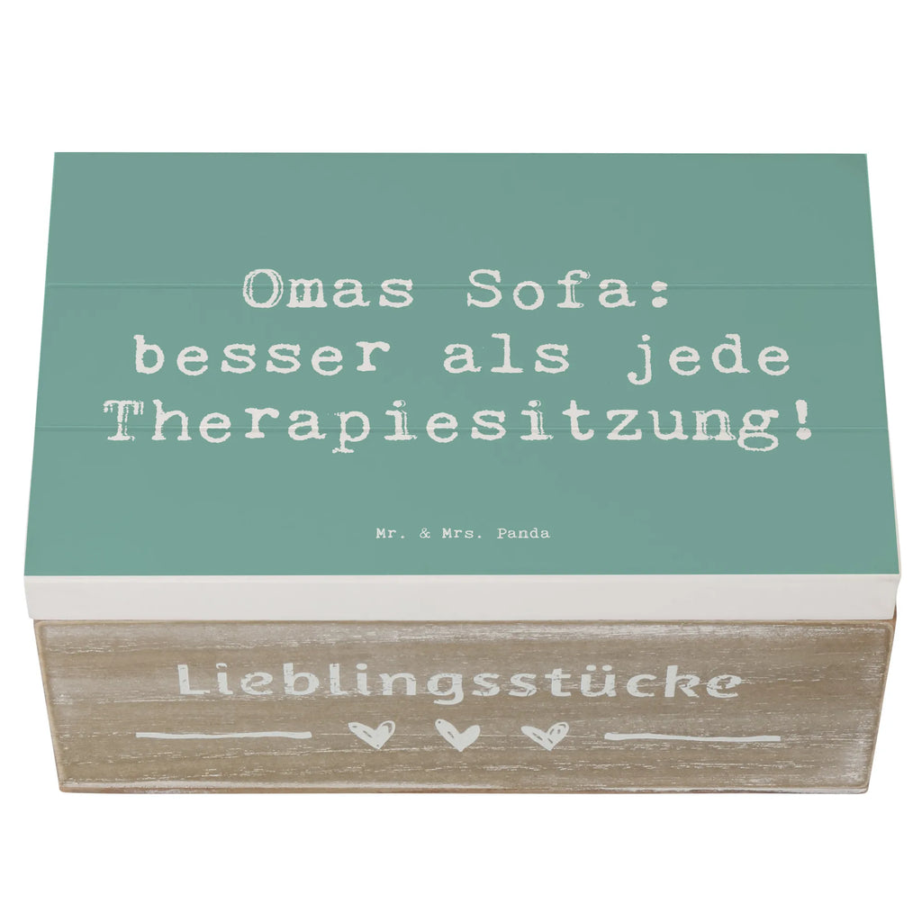 Holzkiste Spruch Omas Sofa: besser als jede Therapiesitzung! Holzkiste, Kiste, Schatzkiste, Truhe, Schatulle, XXL, Erinnerungsbox, Erinnerungskiste, Dekokiste, Aufbewahrungsbox, Geschenkbox, Geschenkdose, Familie, Vatertag, Muttertag, Bruder, Schwester, Mama, Papa, Oma, Opa