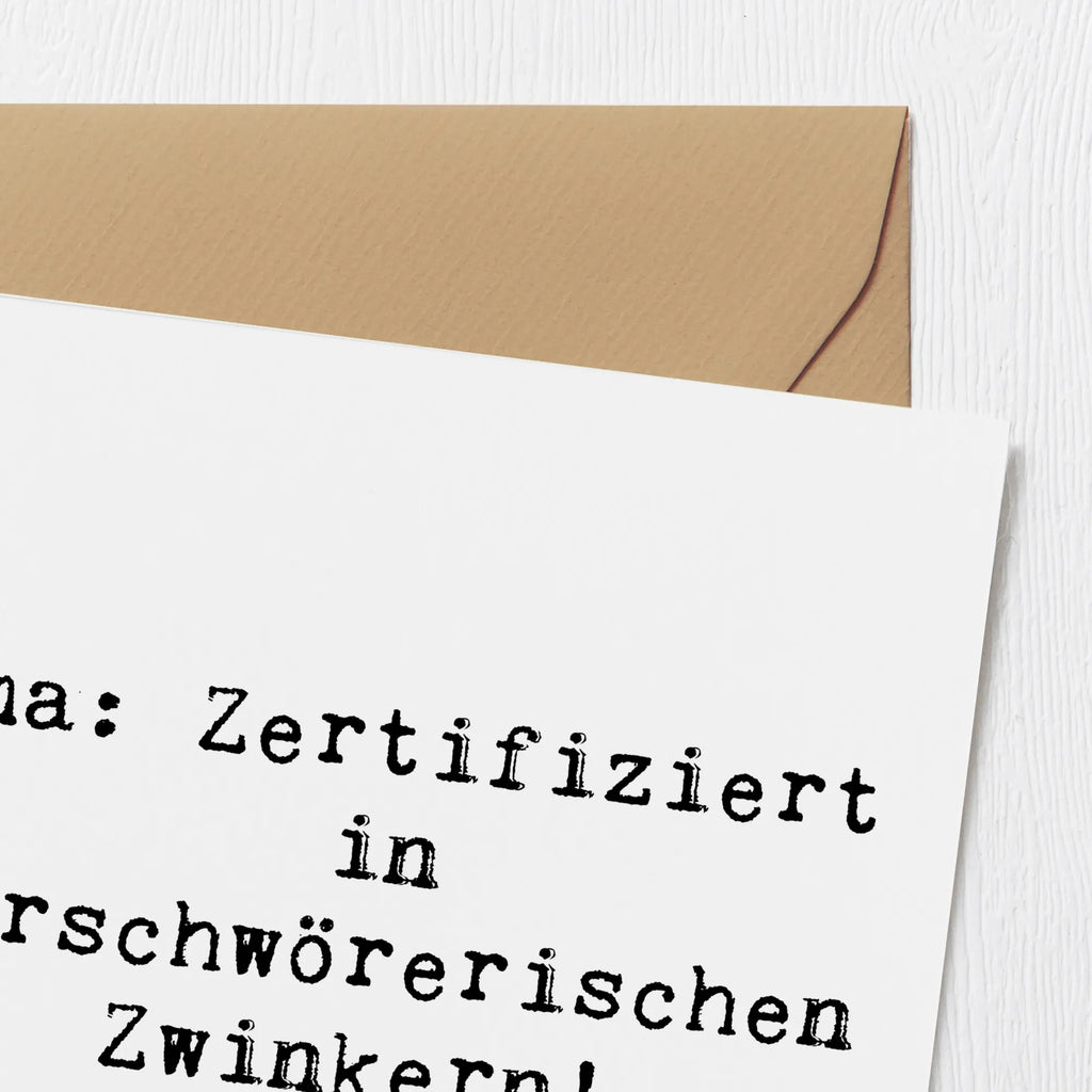 Deluxe Karte Spruch Oma Zwinkern Karte, Grußkarte, Klappkarte, Einladungskarte, Glückwunschkarte, Hochzeitskarte, Geburtstagskarte, Hochwertige Grußkarte, Hochwertige Klappkarte, Familie, Vatertag, Muttertag, Bruder, Schwester, Mama, Papa, Oma, Opa