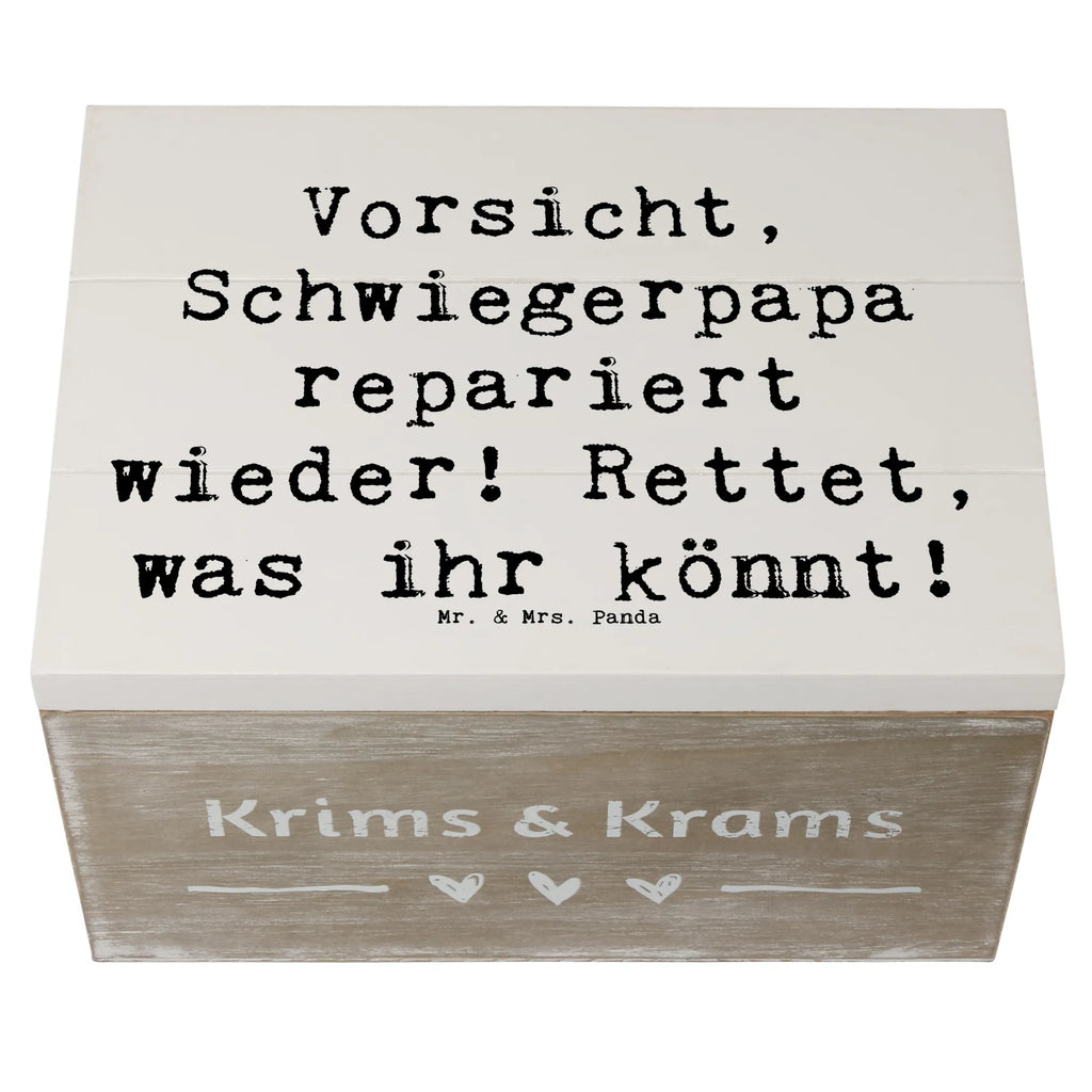 Holzkiste Spruch Schwiegerpapa Repariert Holzkiste, Kiste, Schatzkiste, Truhe, Schatulle, XXL, Erinnerungsbox, Erinnerungskiste, Dekokiste, Aufbewahrungsbox, Geschenkbox, Geschenkdose, Familie, Vatertag, Muttertag, Bruder, Schwester, Mama, Papa, Oma, Opa