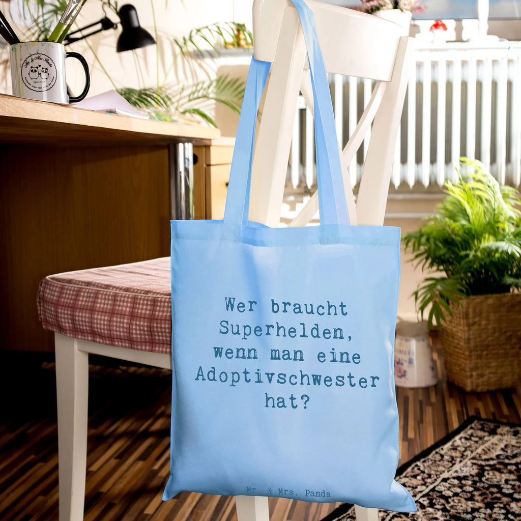 Tragetasche Spruch Adoptivschwester Heldin Beuteltasche, Beutel, Einkaufstasche, Jutebeutel, Stoffbeutel, Tasche, Shopper, Umhängetasche, Strandtasche, Schultertasche, Stofftasche, Tragetasche, Badetasche, Jutetasche, Einkaufstüte, Laptoptasche, Familie, Vatertag, Muttertag, Bruder, Schwester, Mama, Papa, Oma, Opa